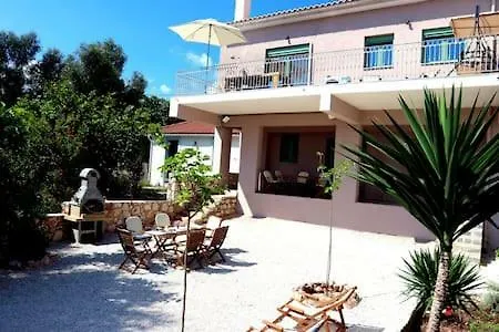 Luxurious Angelina Καραβόμυλος
